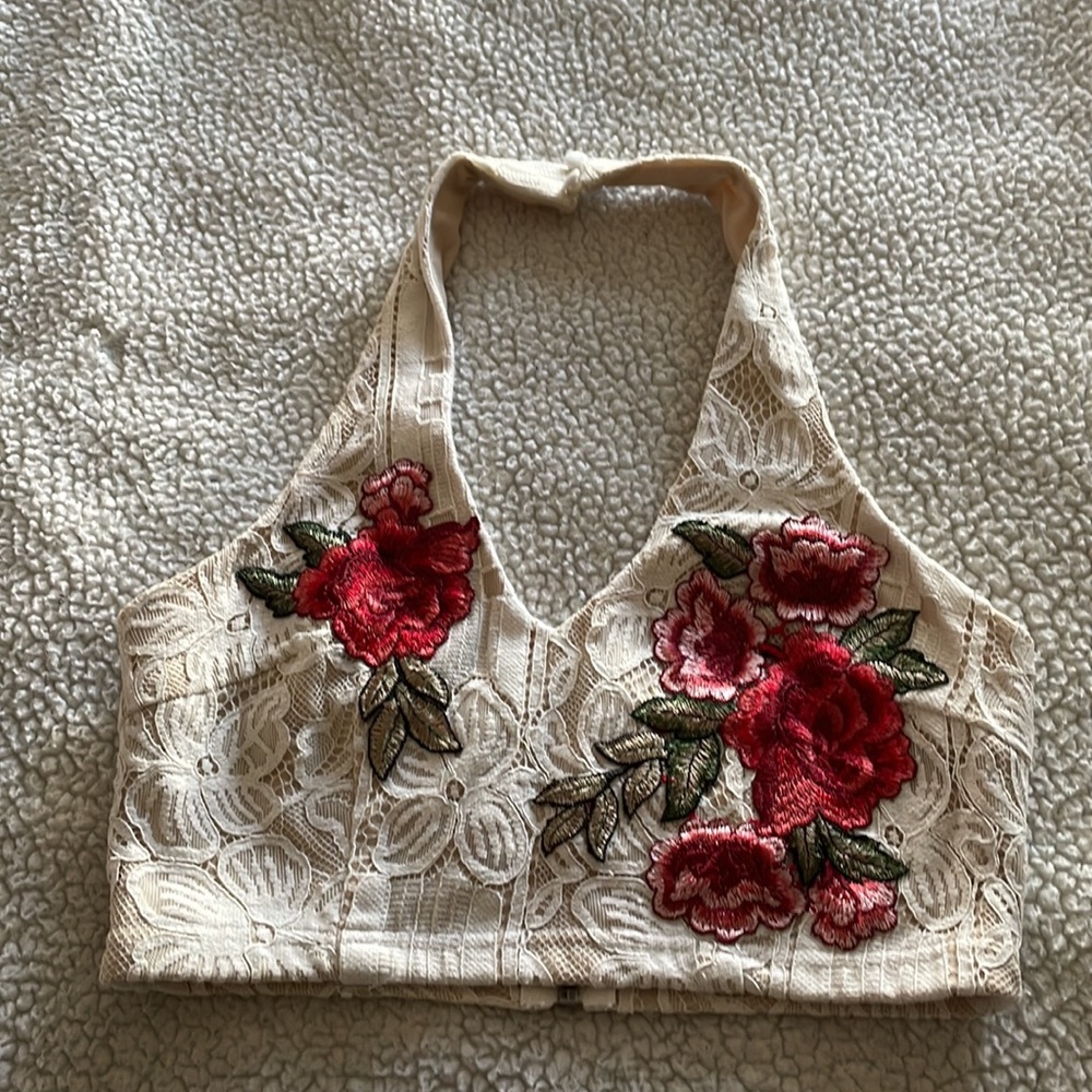 Love Triangle two piece lace skirt set with embroidered flowers - Picture 11 of 16
